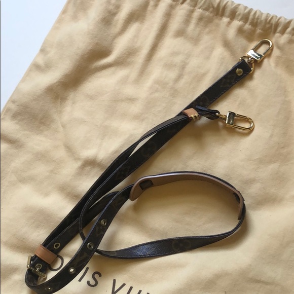 Louis Vuitton bowling style bag. - Picture 8 of 10